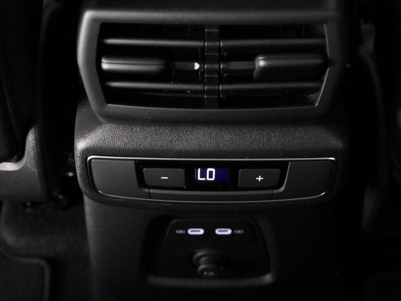 46107602-34.jpg