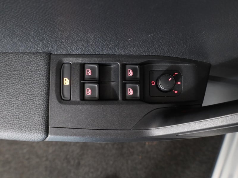 46199911-23.jpg