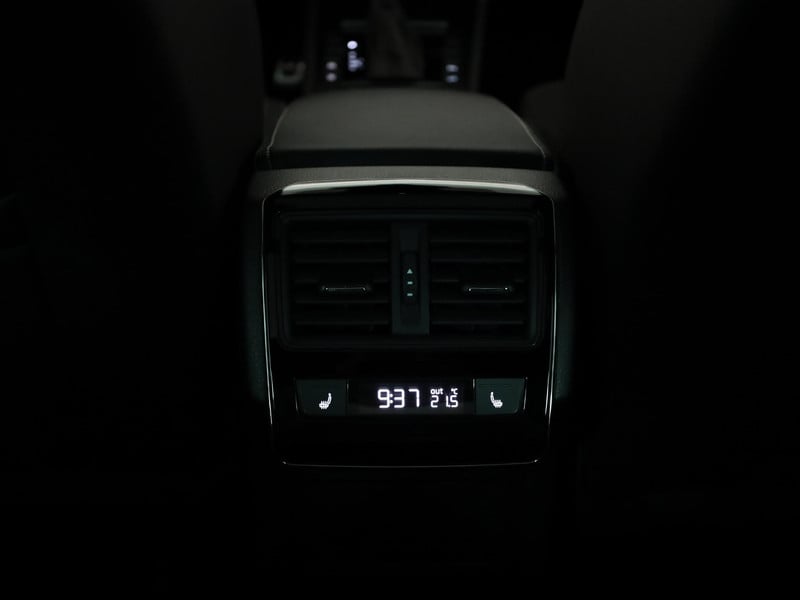46243856-12.jpg