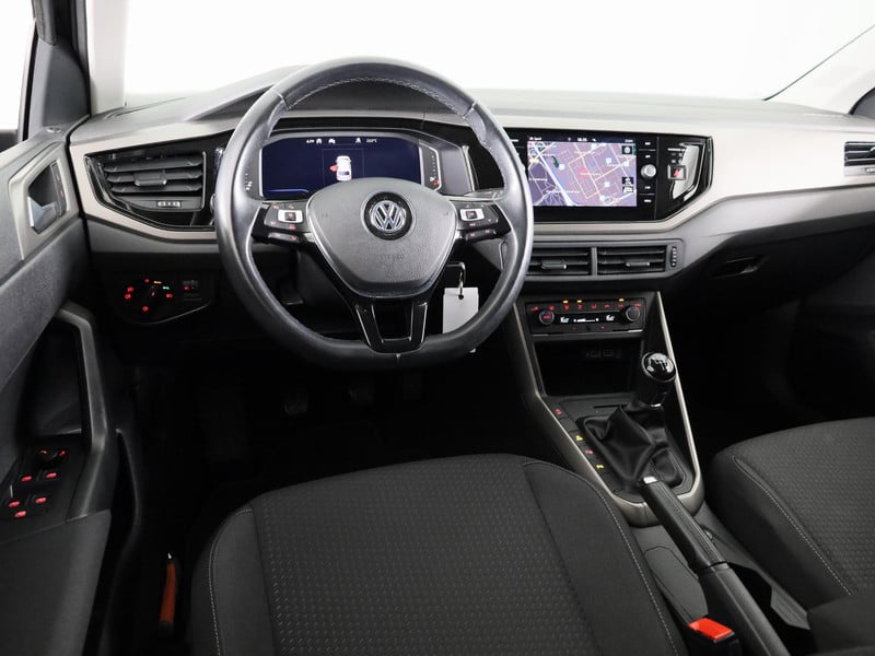 46249642-14.jpg