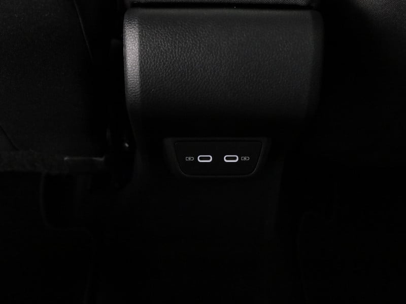 46498116-28.jpg