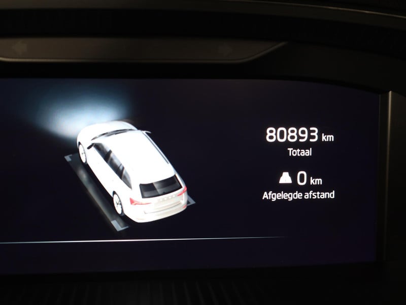 46688127-10.jpg