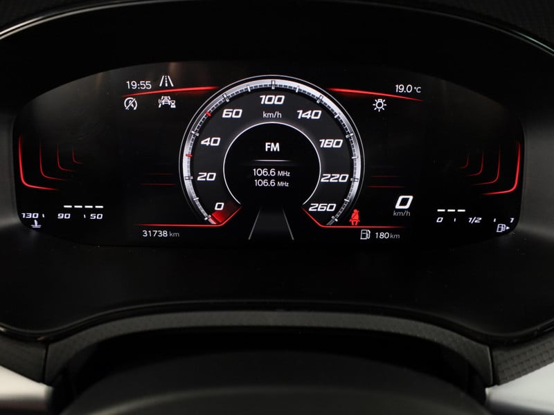 46742554-9.jpg