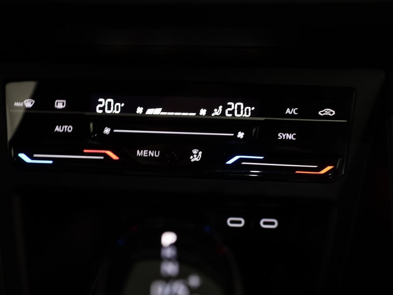 46760952-12.jpg
