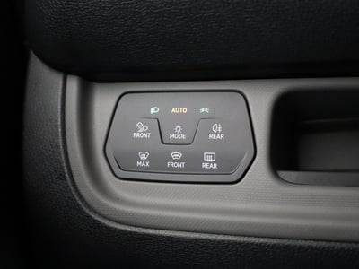 46762984-13.jpg