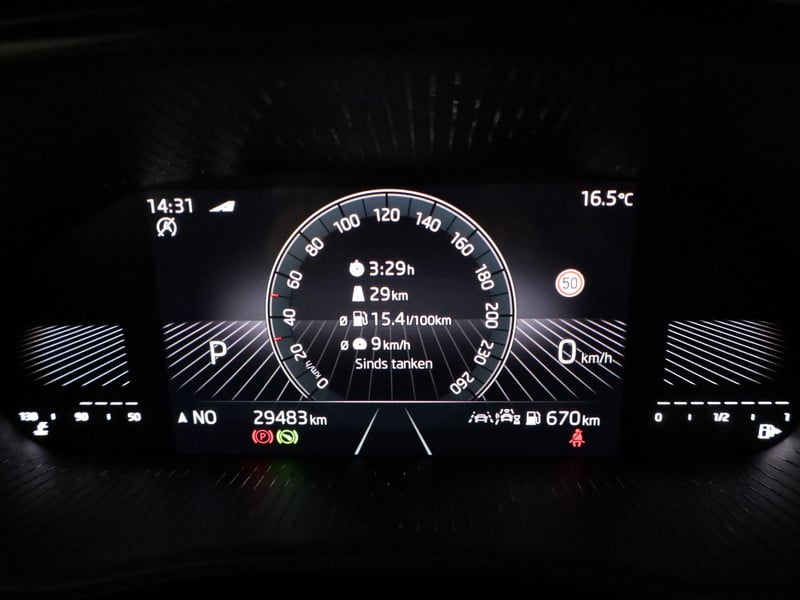 47120194-9.jpg