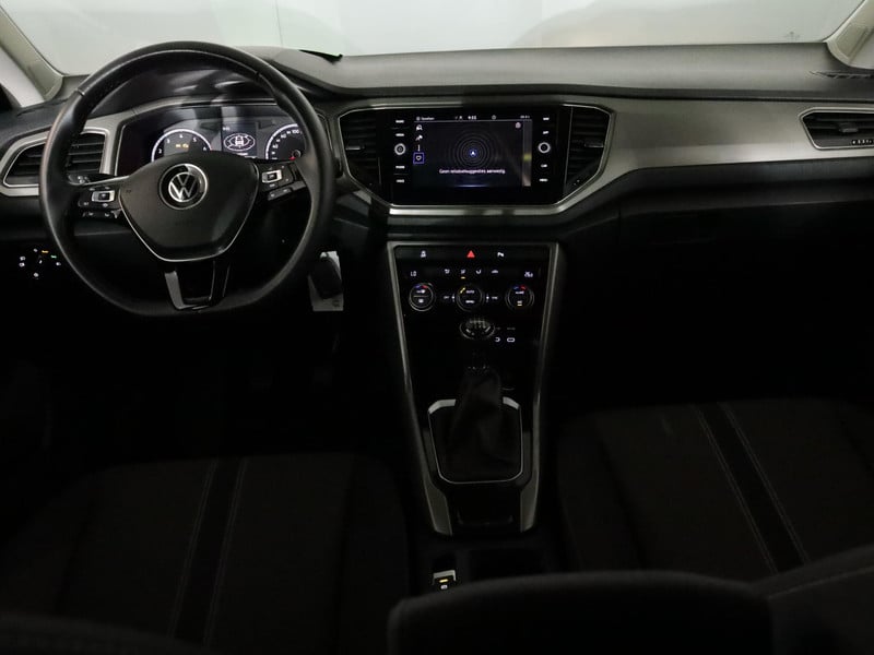 47269583-6.jpg