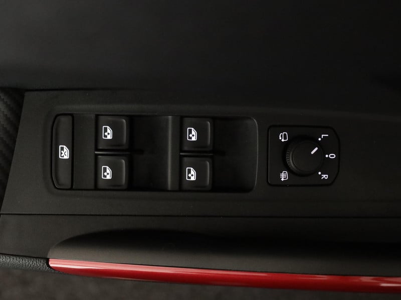 47394338-16.jpg