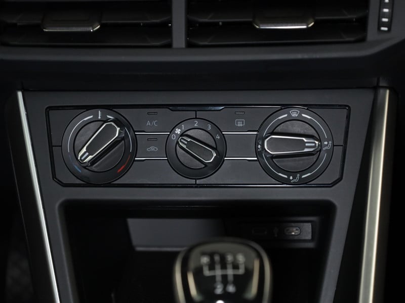 47757345-12.jpg