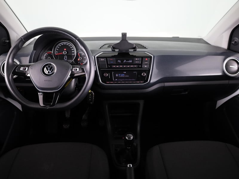 47798455-6.jpg