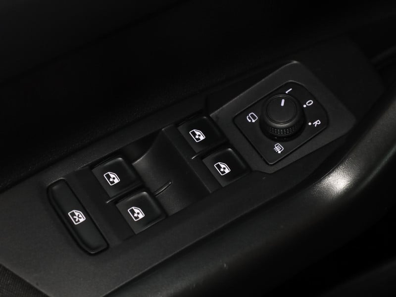 47800952-26.jpg