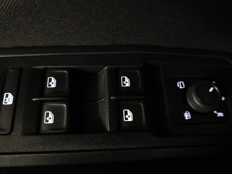 47878019-20.jpg