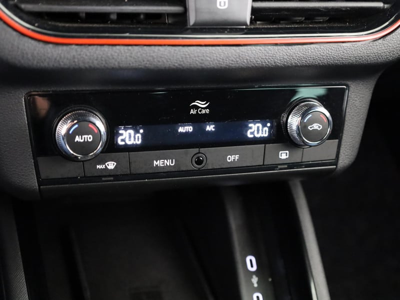 47890079-26.jpg