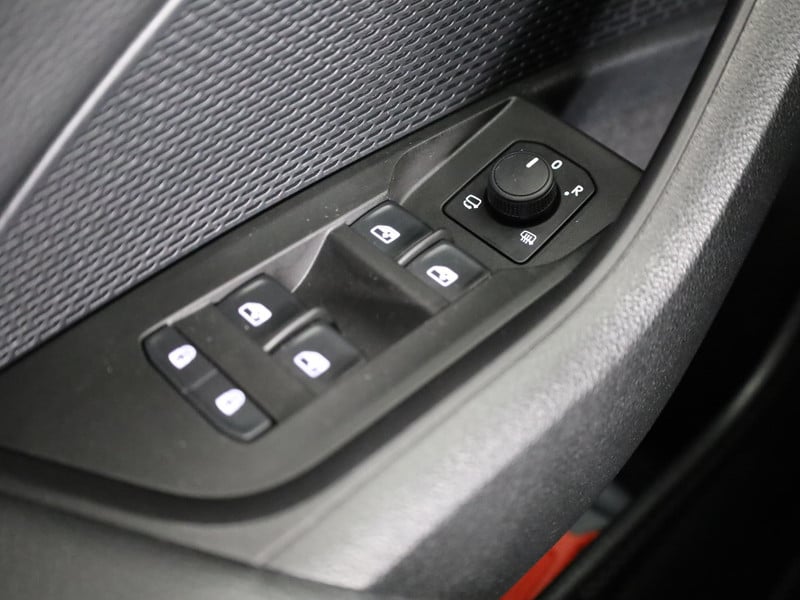 47890233-27.jpg