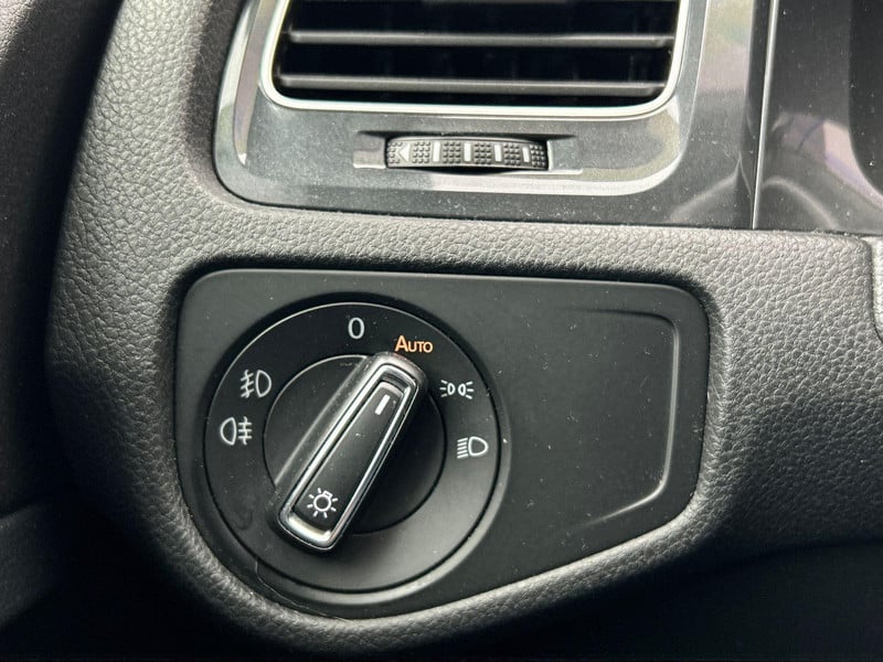 47987962-16.jpg