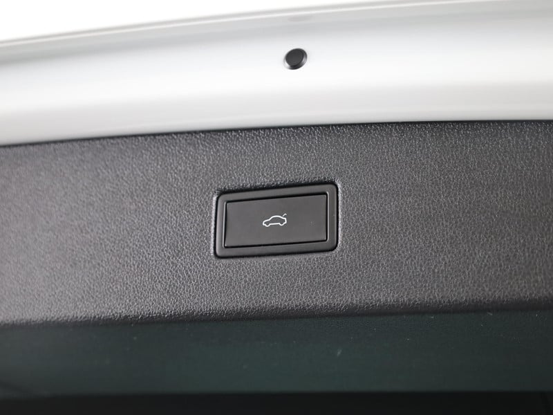 48082513-15.jpg