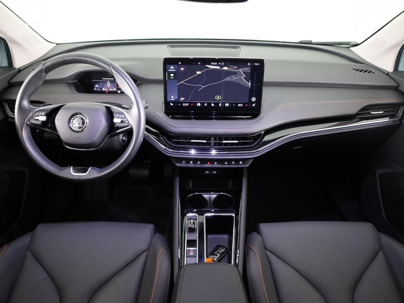 48105343-6.jpg