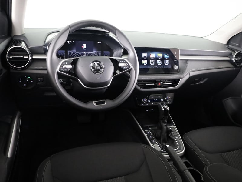 48156229-10.jpg