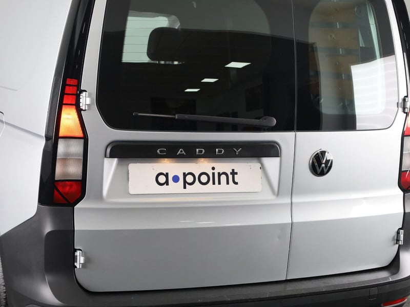 48525421-15.jpg