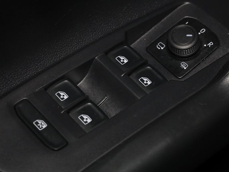 48530003-26.jpg