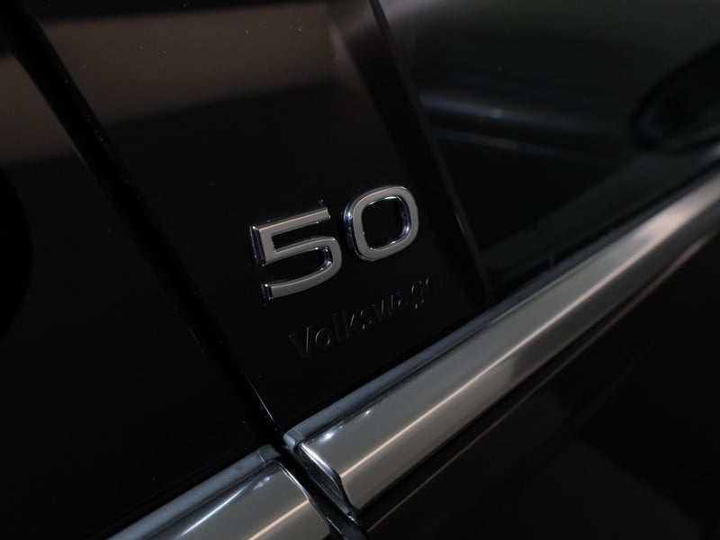 48534959-18.jpg