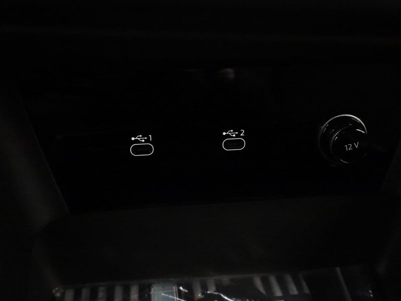 48670100-37.jpg