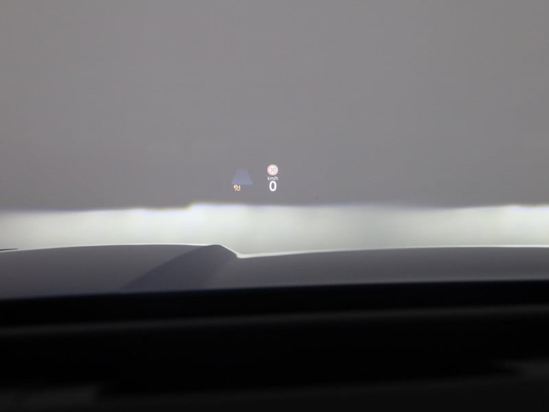 48671427-9.jpg