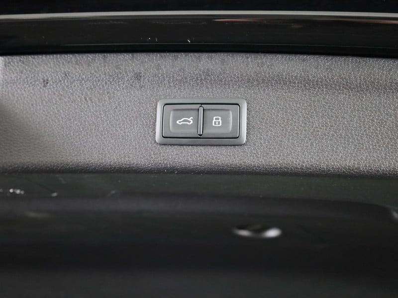 49793052-21.jpg