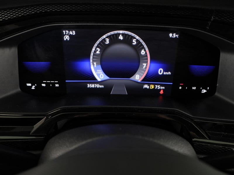 50629969-10.jpg