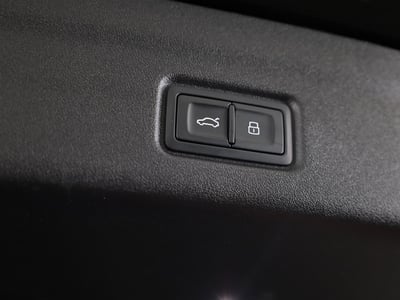 51195170-19.jpg