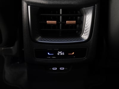 51249833-37.jpg