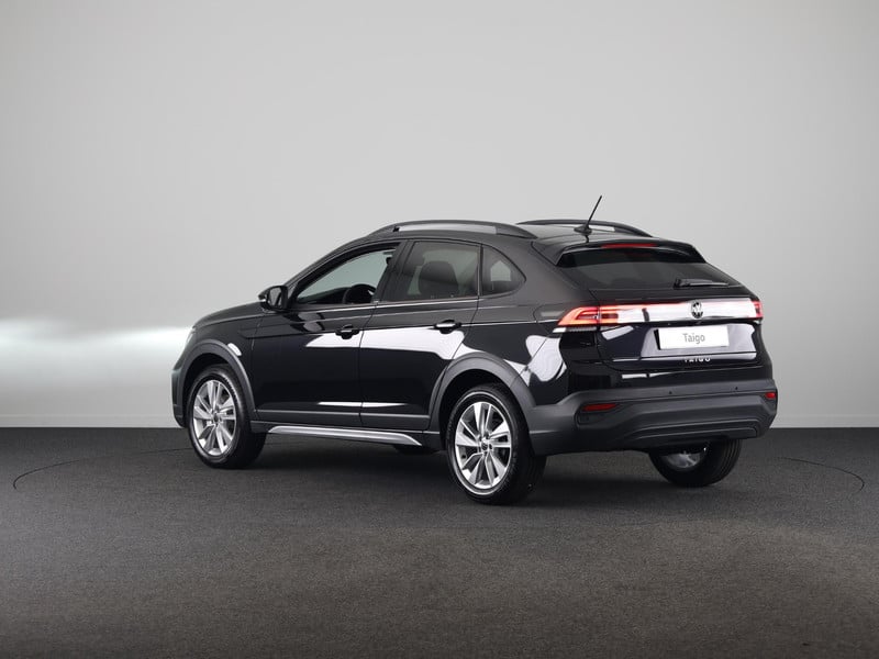 51535817-3.jpg