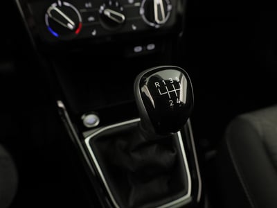 51536142-23.jpg