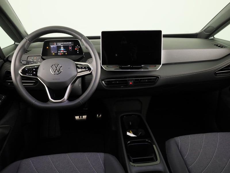 51650786-6.jpg