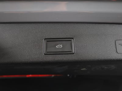 51820249-14.jpg