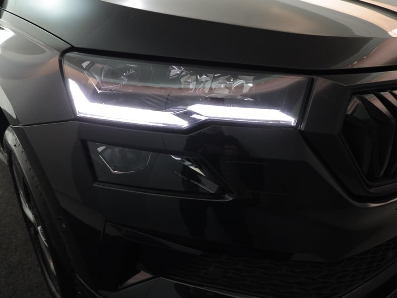 52019860-17.jpg