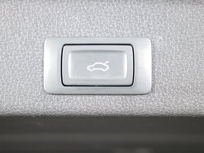 52047874-22.jpg