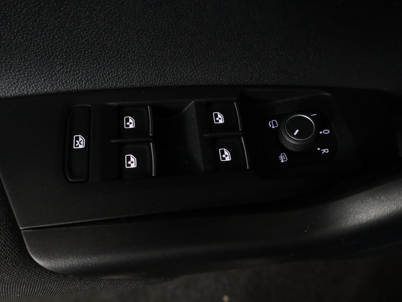 52102315-25.jpg