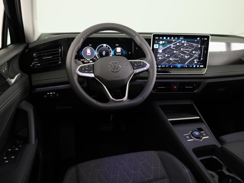 52109591-19.jpg