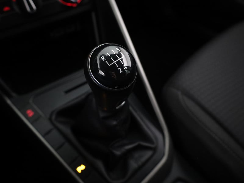 52402783-23.jpg