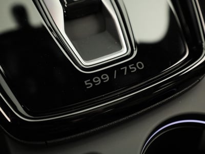 52457182-37.jpg