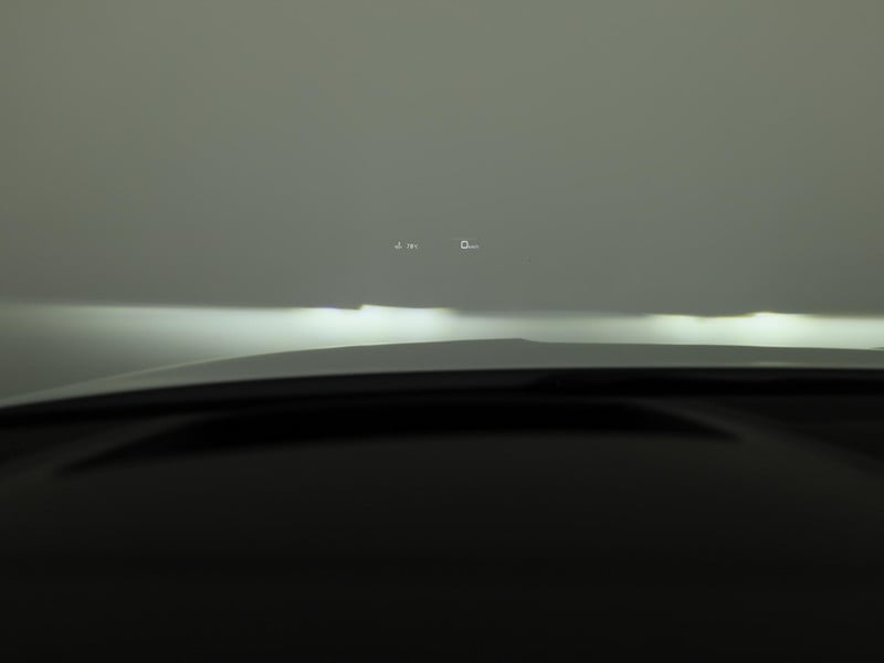 52457182-8.jpg