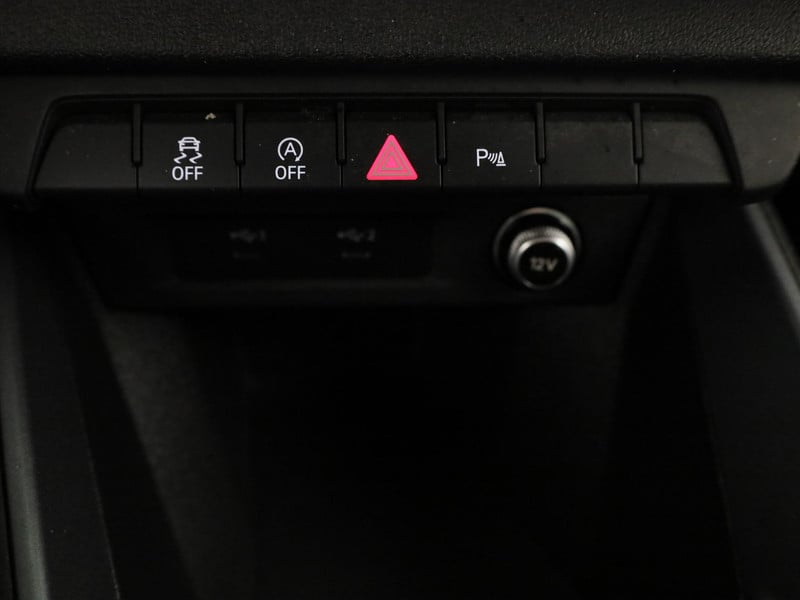 52636627-33.jpg