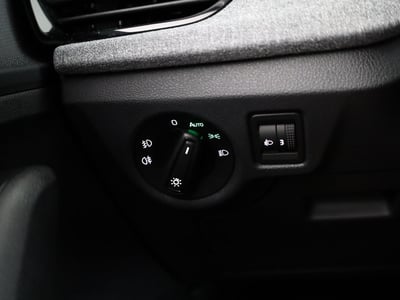 52692205-29.jpg