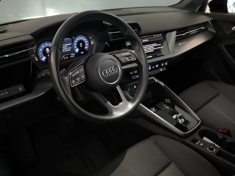 52715957-7.jpg