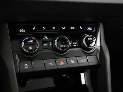 52743322-17.jpg