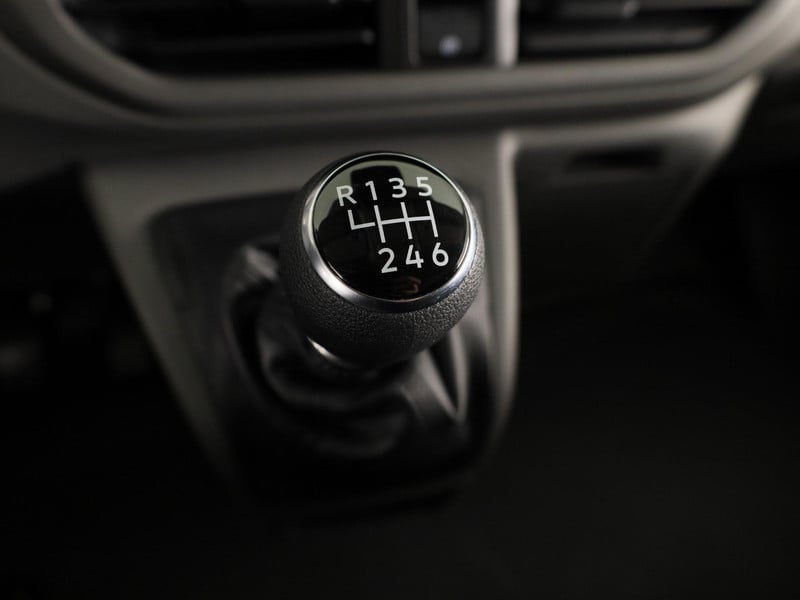 52759380-26.jpg