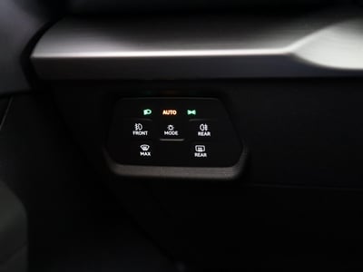 52786602-21.jpg