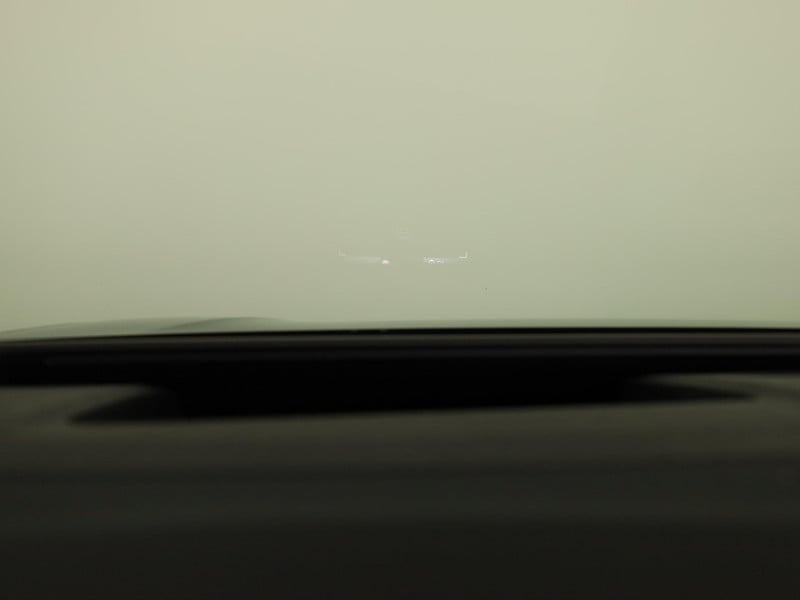 52788031-9.jpg