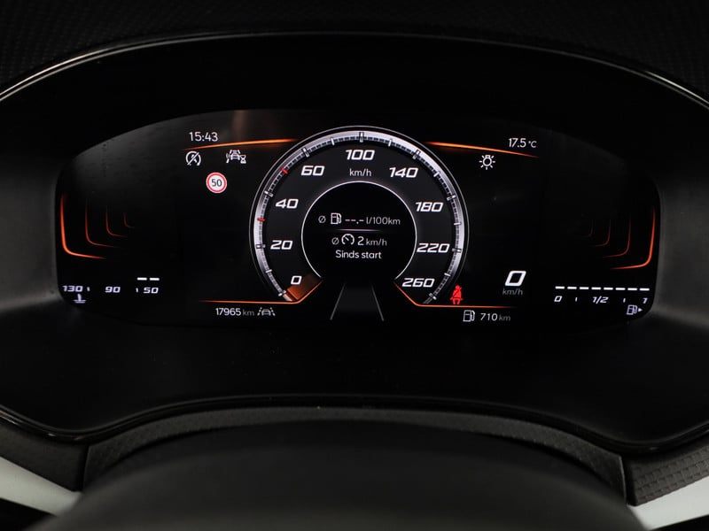 52790783-9.jpg